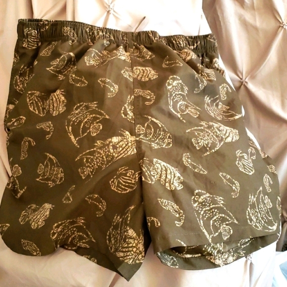 Covington Trunks Khaki Green w/Tan Tropical Fish - Picture 1 of 5